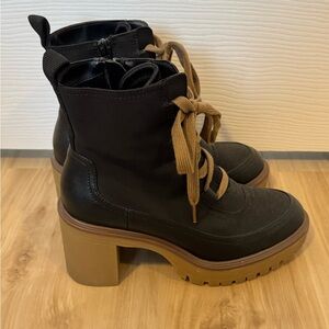 Universal Thread Boots